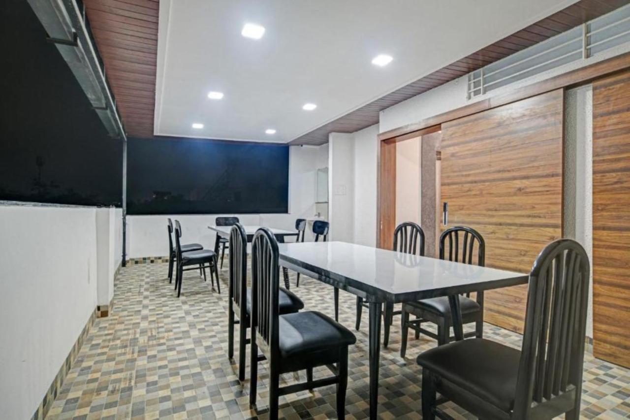 Aceotel Inn Flamingo Indore Exteriör bild