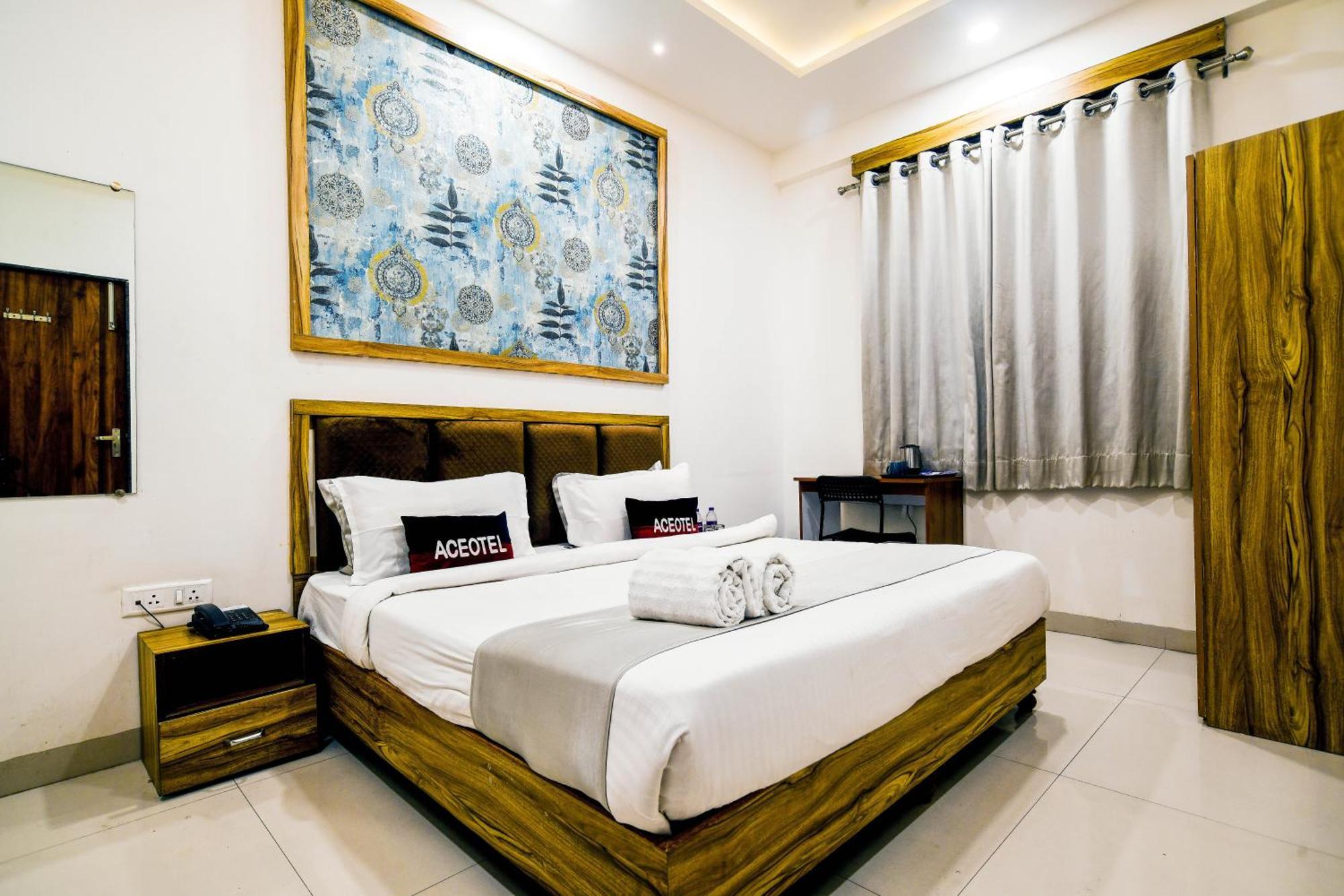 Aceotel Inn Flamingo Indore Exteriör bild