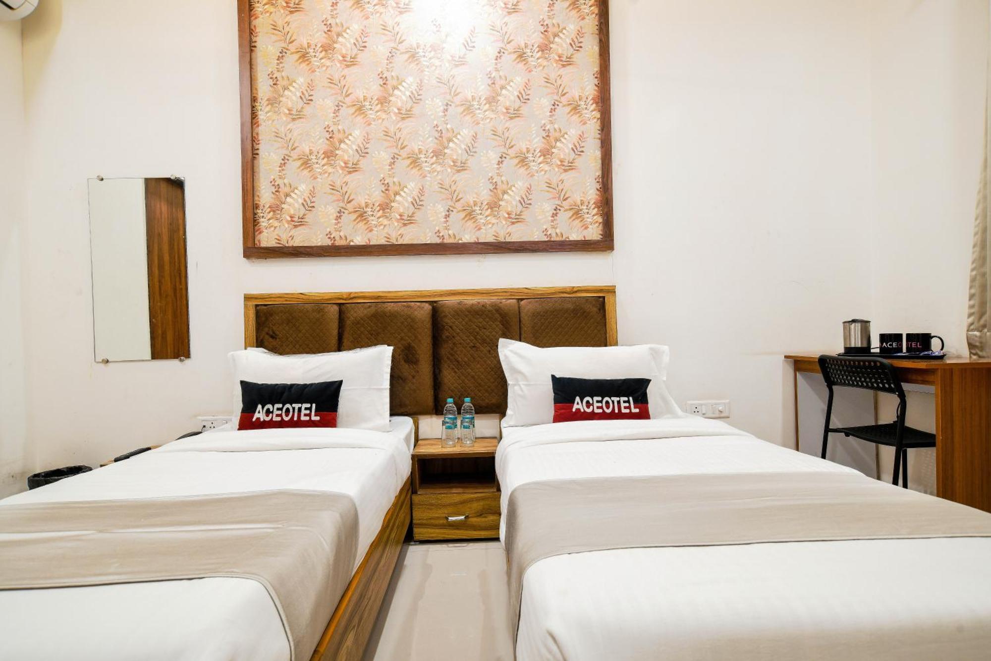 Aceotel Inn Flamingo Indore Exteriör bild