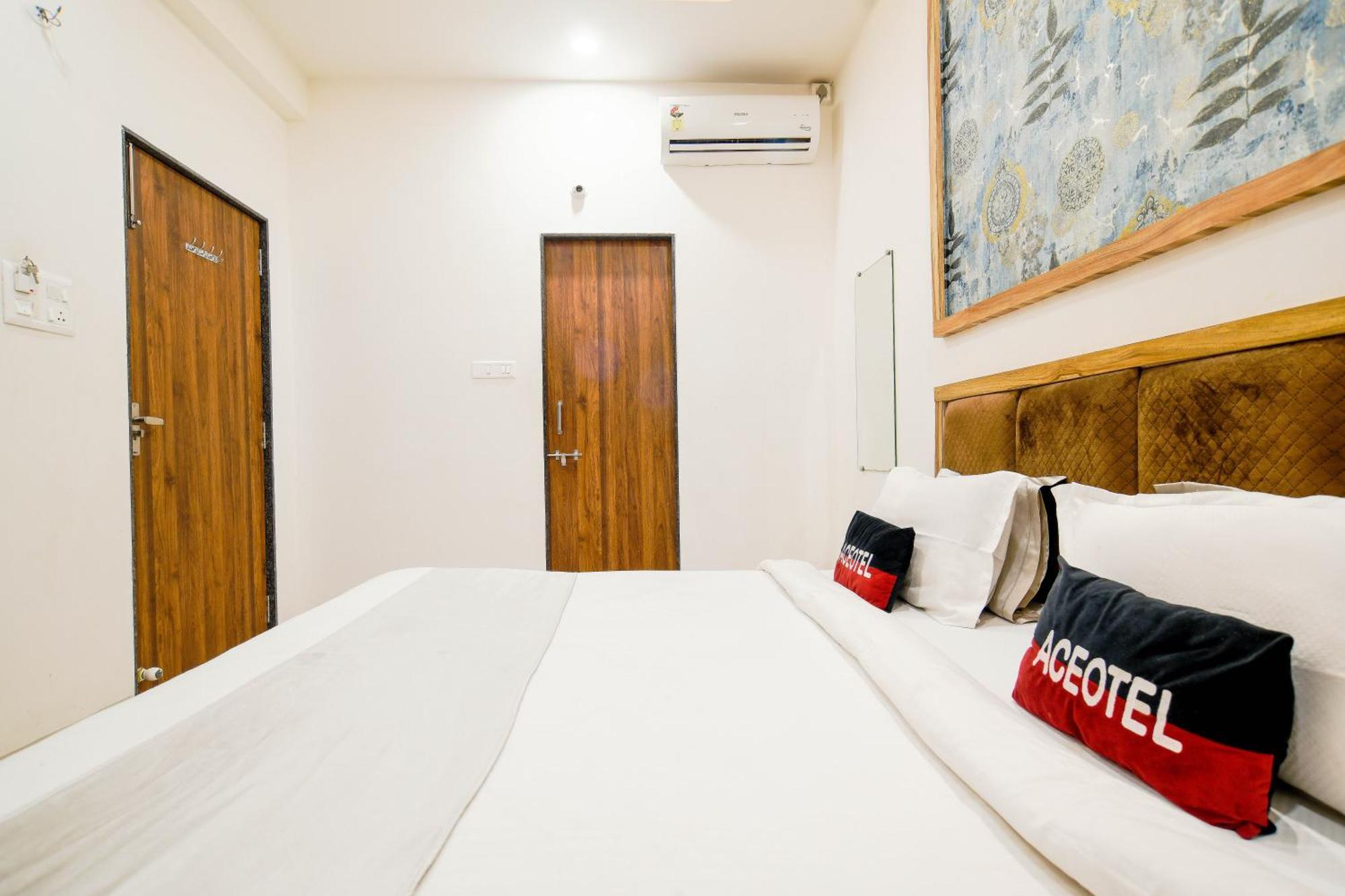 Aceotel Inn Flamingo Indore Exteriör bild