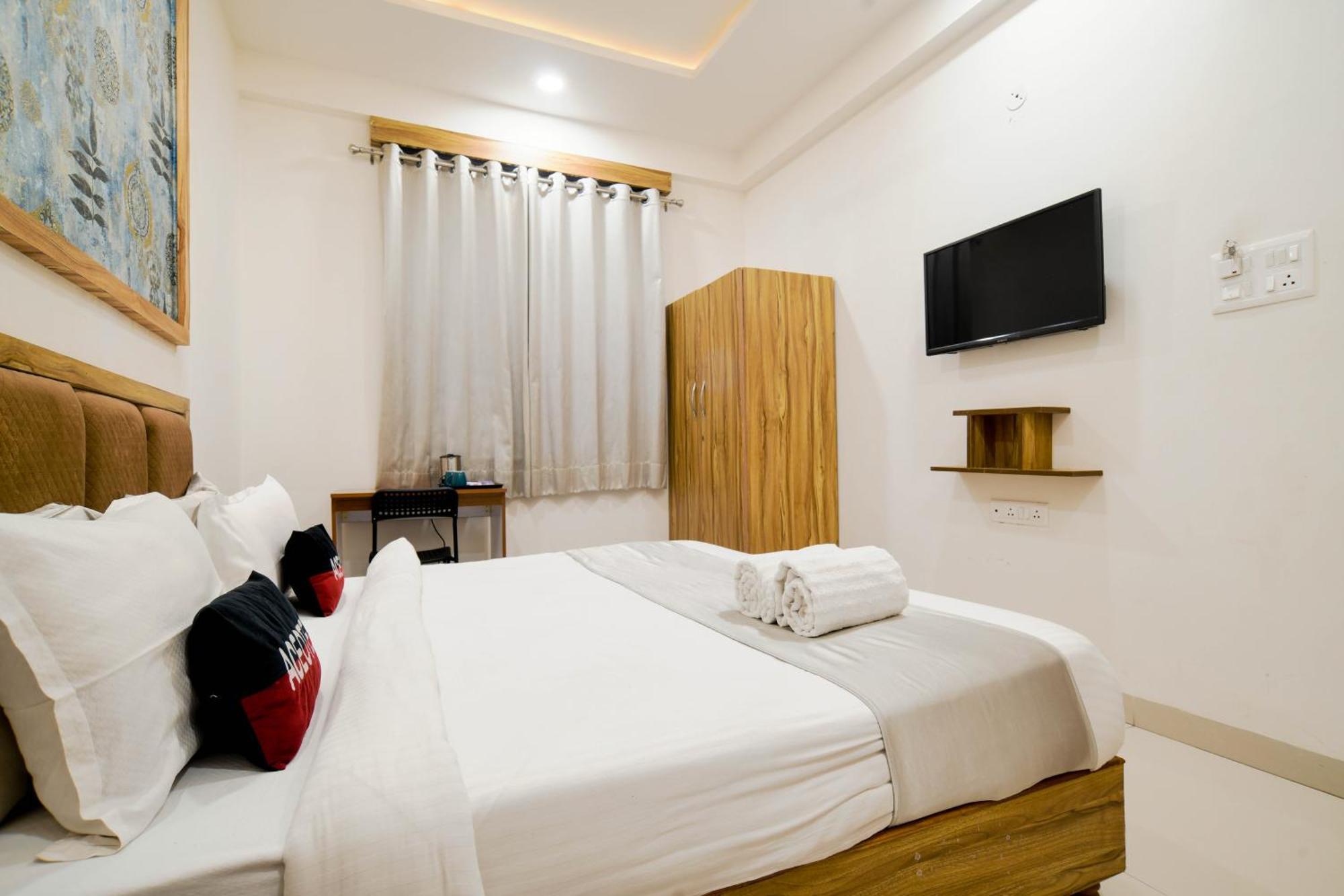 Aceotel Inn Flamingo Indore Exteriör bild